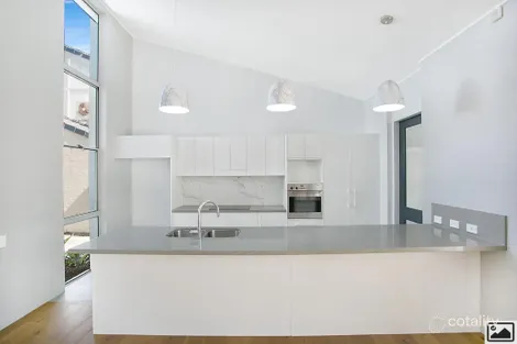 11 Tamborine St, Mermaid Beach, QLD 4218