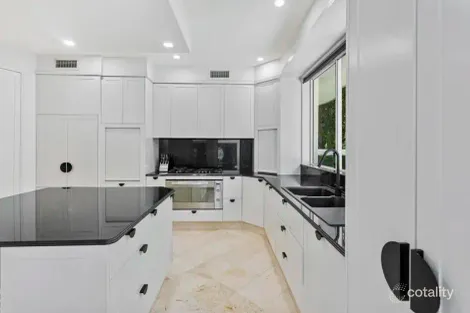 Property photo of 1/44 Tedder Avenue Main Beach QLD 4217