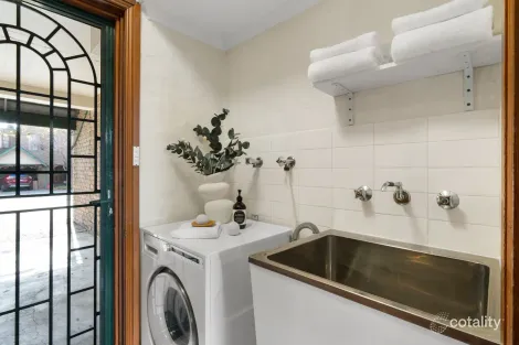 Property photo of 4 Dimora Court Adelaide SA 5000