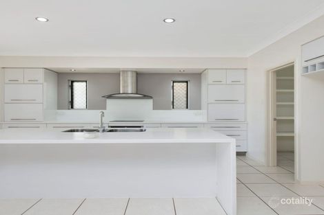 Property photo of 10 Hillock Crescent Bushland Beach QLD 4818