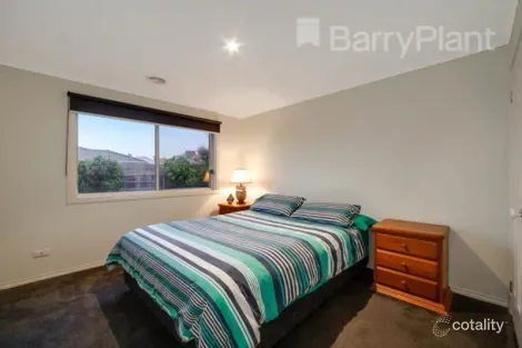 Property photo of 6 Amberley Drive Pakenham VIC 3810