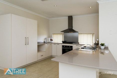 Property photo of 19 Randwick Bend Harrisdale WA 6112