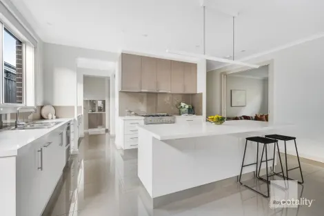 Property photo of 5 Padova Drive Greenvale VIC 3059