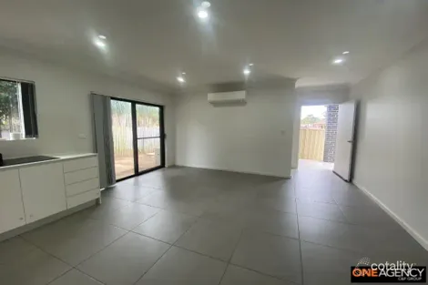 4 Colevile Pl, Rosemeadow, NSW 2560