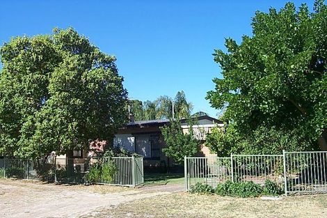 15 Hambledon Cres, Armadale, WA 6112