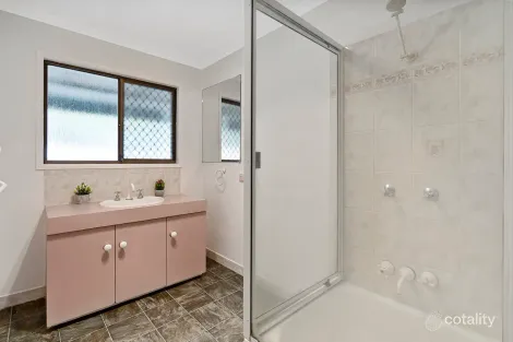 Property photo of 19 Ogilvie Street Bundamba QLD 4304