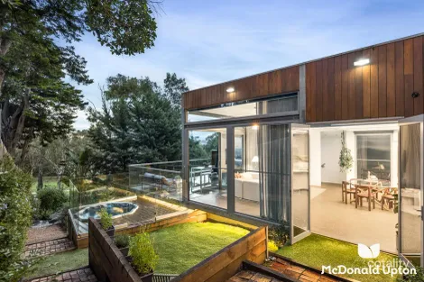 Property photo of 1 Cleve Road Pascoe Vale South VIC 3044