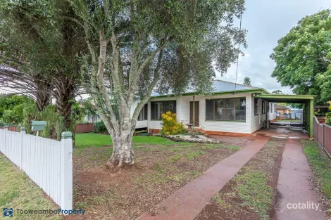 20 Welcombe Ave, Rockville, QLD 4350