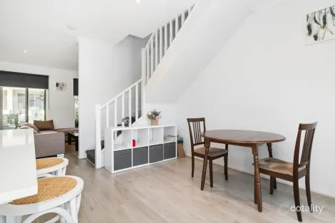 Property photo of 7 Nanea Path Cranbourne VIC 3977