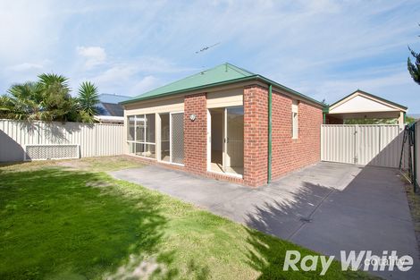 Property photo of 8 Macalister Place Pakenham VIC 3810