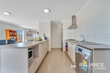 Property photo of 4 Trigg Way Point Cook VIC 3030