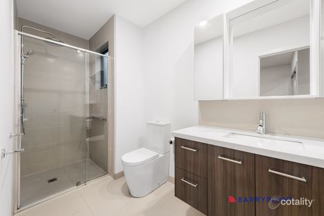 Property photo of 2/639 Mountain Highway Bayswater VIC 3153