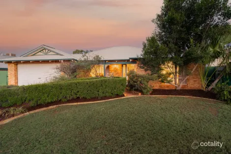 16 Riverina Way, Hannans, WA 6430