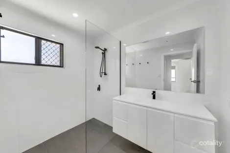 Property photo of 27 Rumsey Drive Raceview QLD 4305