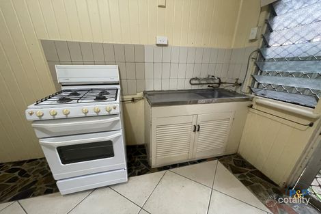Property photo of 4/5 McKimmin Road Hyde Park QLD 4812