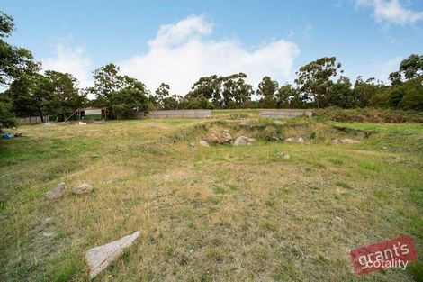 Property photo of 25 Montbrae Circuit Narre Warren North VIC 3804