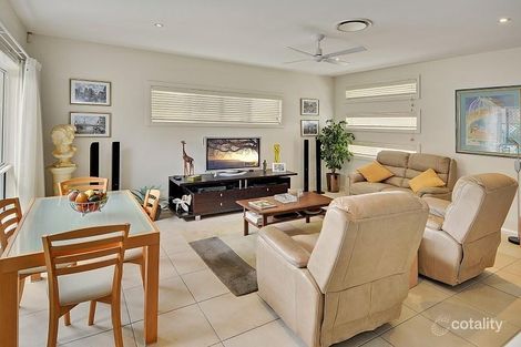 Property photo of 2 Flitcroft Place Pelican Waters QLD 4551