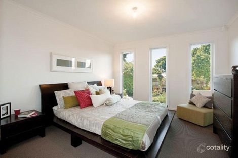 Property photo of 7 Red Fox Boulevard Brookfield VIC 3338