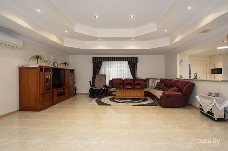 Property photo of 22 Oakleaf Circle Mirrabooka WA 6061