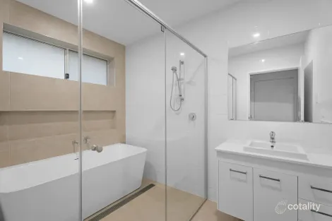 Property photo of 16 Evi Circuit Pialba QLD 4655