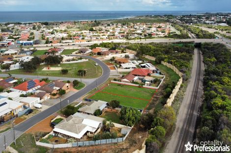 6/8 Glass Cres, Mahomets Flats, WA 6530