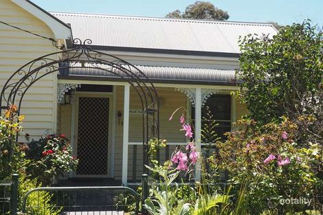 Property photo of 11 King Street Uralla NSW 2358