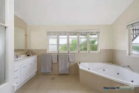 Property photo of 16 Thackeray Street Norman Park QLD 4170