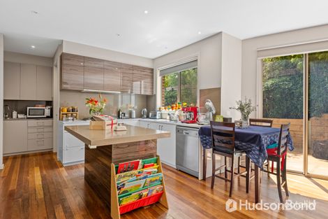 Property photo of 2/16 Morna Road Doncaster East VIC 3109