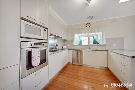 Property photo of 32 Huntingfield Drive Hoppers Crossing VIC 3029