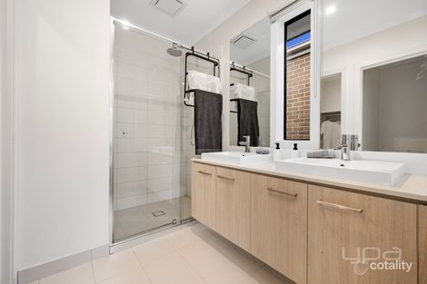 Property photo of 5 Becontree Crescent Strathtulloh VIC 3338