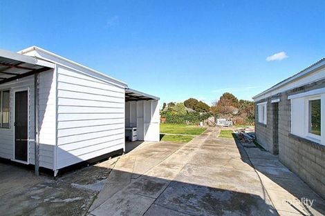 Property photo of 39 Allenby Avenue Reservoir VIC 3073