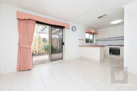 Property photo of 8 Brack Avenue Brooklyn VIC 3012