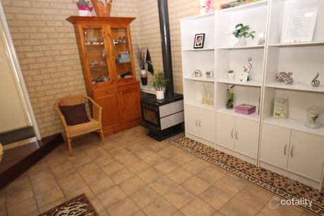 Property photo of 3 Whitely Place Australind WA 6233