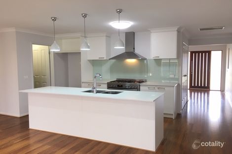 Property photo of 17 Tora Crescent Fraser Rise VIC 3336