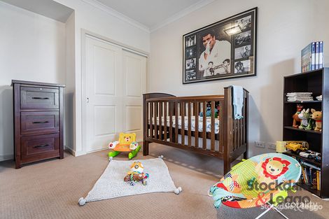 Property photo of 5 Nottingham Close Craigieburn VIC 3064