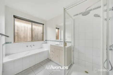 Property photo of 4 Windella Grove Skye VIC 3977