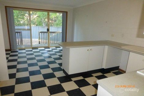 2 Derwent Cres, Lakelands, NSW 2282