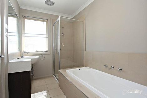 Property photo of 15/11-13 Olive Street Reservoir VIC 3073