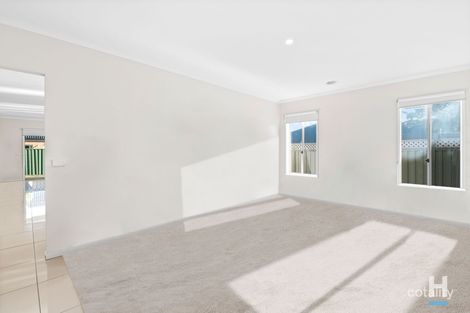 Property photo of 17 Moore Mews Pakenham VIC 3810