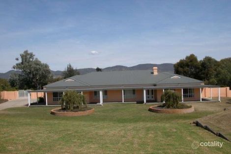 9 Robert Hoddle Gr, Bombira, NSW 2850