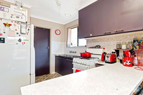 Property photo of 2/14 Minogue Crescent Hoppers Crossing VIC 3029