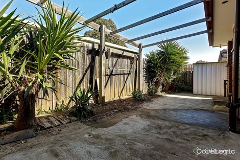 Property photo of 2/14 Minogue Crescent Hoppers Crossing VIC 3029