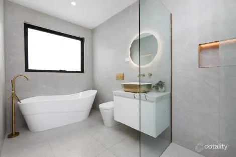 Property photo of 70 Hillview Road Greenvale VIC 3059