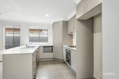 Property photo of 21 Langside Grove Cranbourne East VIC 3977