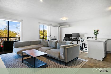 Property photo of 2/131 Stoneleigh Street Lutwyche QLD 4030