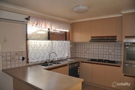 Property photo of 27 Grevillia Drive Mill Park VIC 3082