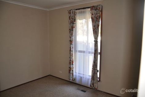 Property photo of 27 Grevillia Drive Mill Park VIC 3082