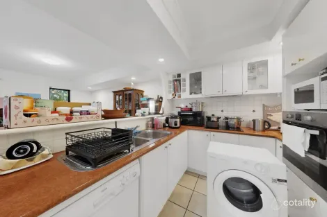 Property photo of 60 Caseys Road Hope Island QLD 4212