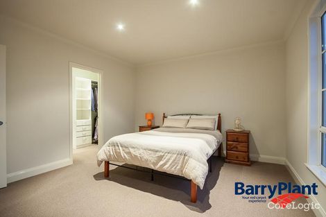 Property photo of 11 Avard Court Berwick VIC 3806