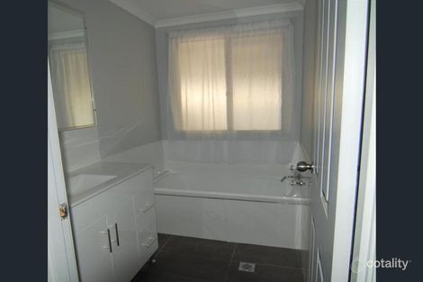 2 Grose Ave, North St Marys, NSW 2760